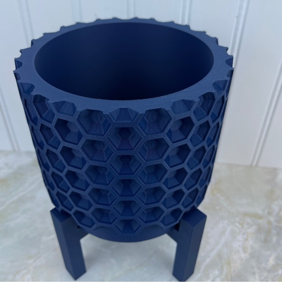 Modern Indoor Flower Pot, The Armos Planter Pot with Drainage Tray & Stand - Picture 4 of 9
